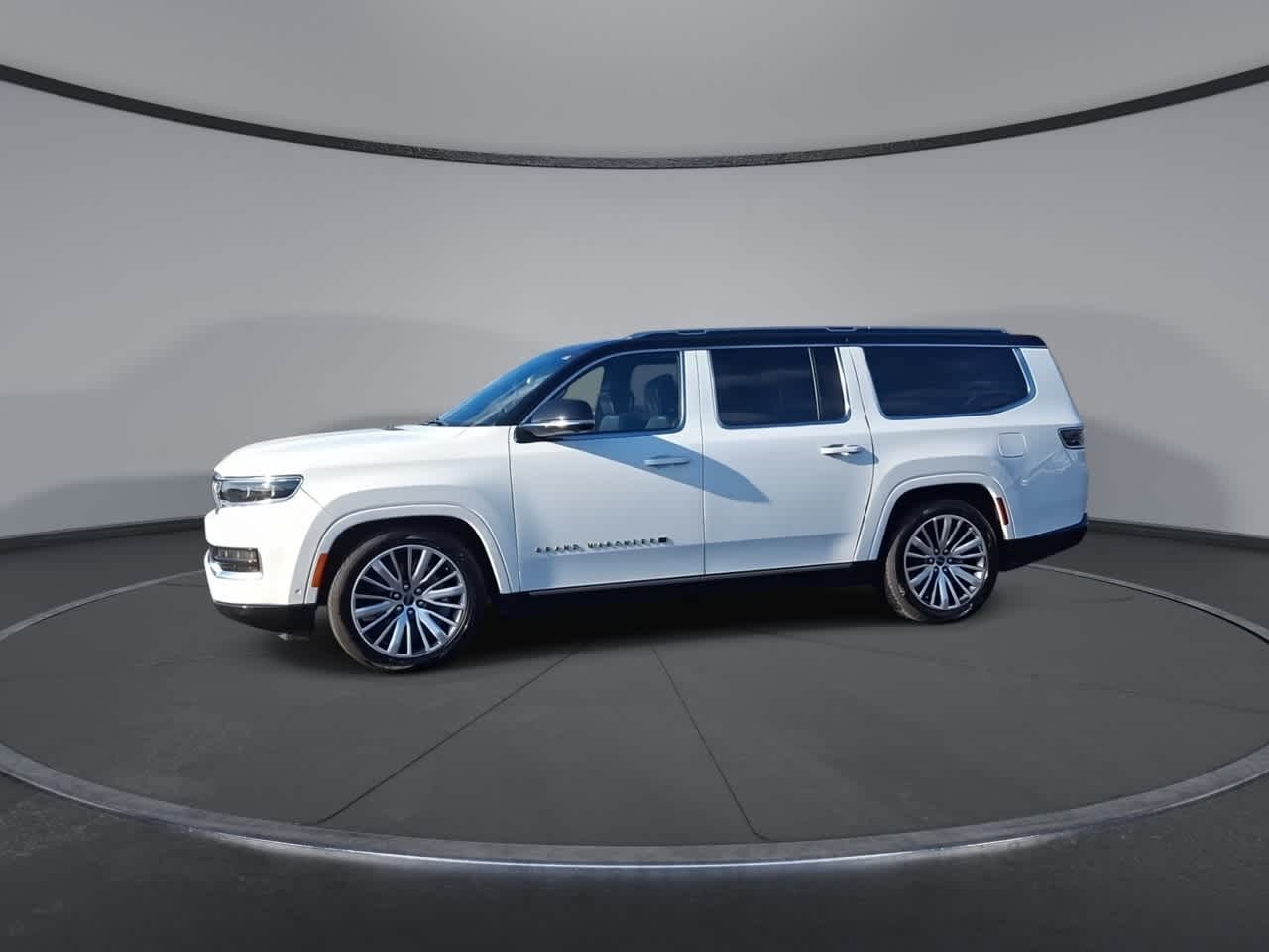 Thumbnail: 2024 Jeep Grand Wagoneer L - 4