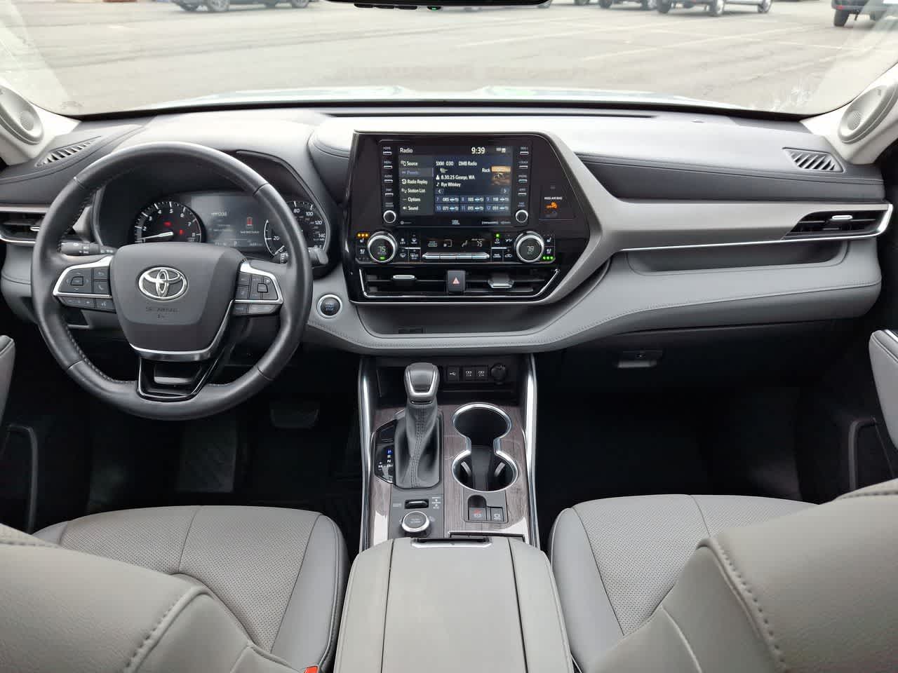 Thumbnail: 2021 Toyota Highlander - 10