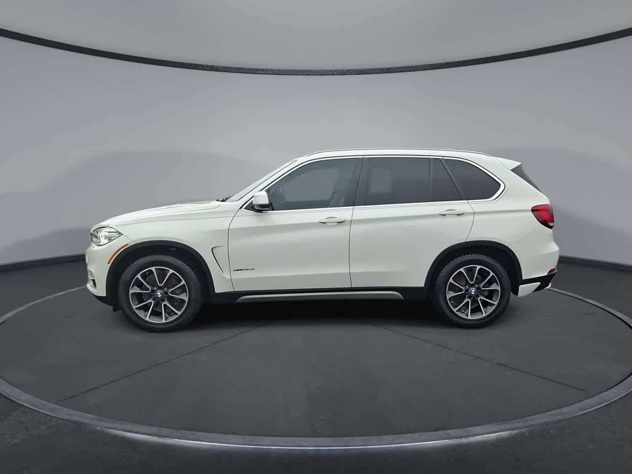 Thumbnail: 2017 BMW X5 - 5