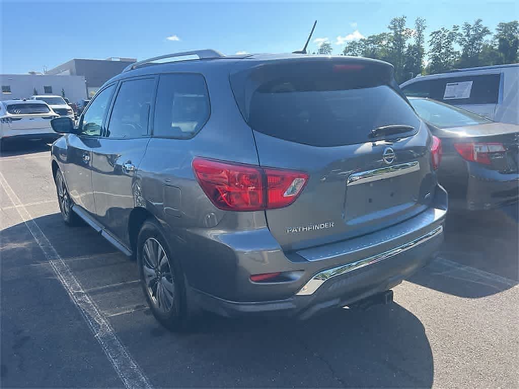Thumbnail: 2017 Nissan Pathfinder - 8