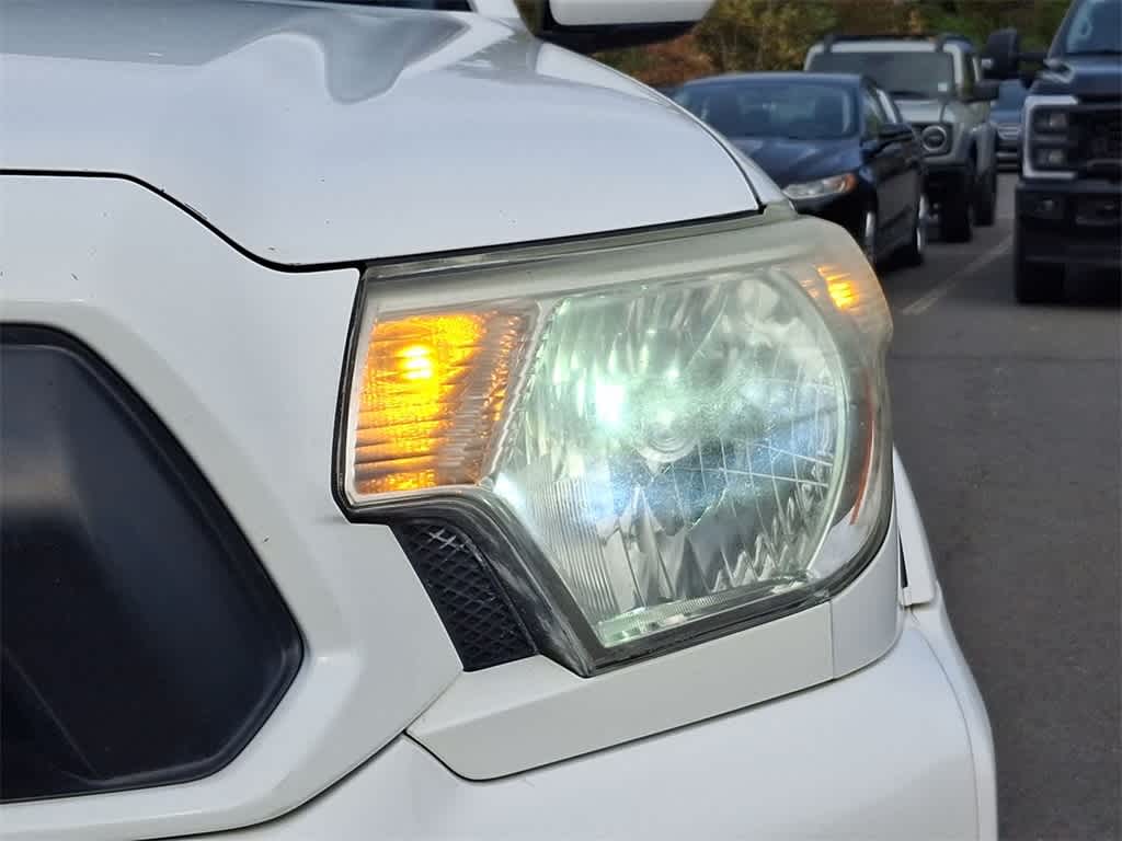 Thumbnail: 2012 Toyota Tacoma - 30