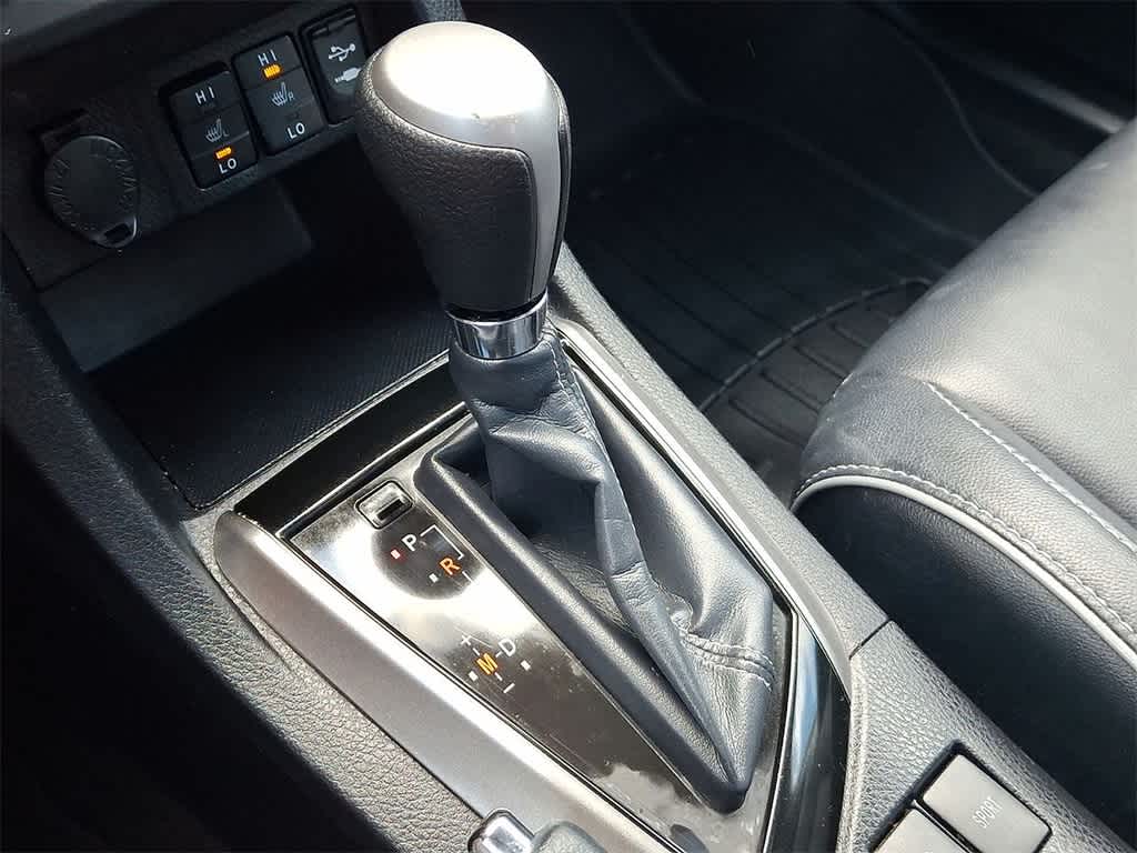 Thumbnail: 2015 Toyota Corolla - 18