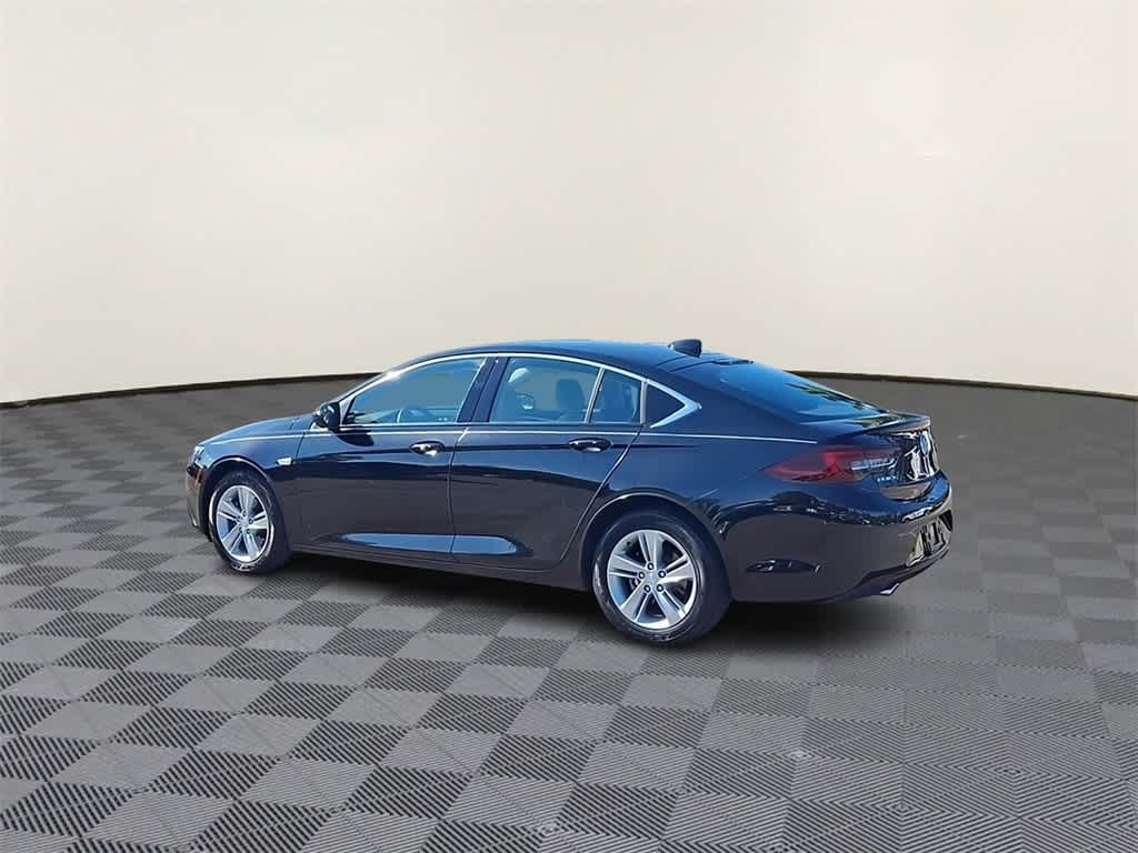 Thumbnail: 2018 Buick Regal - 6