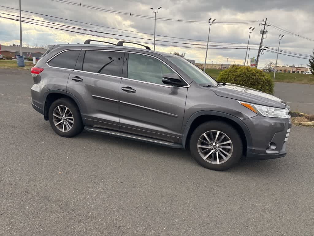 Thumbnail: 2018 Toyota Highlander - 10