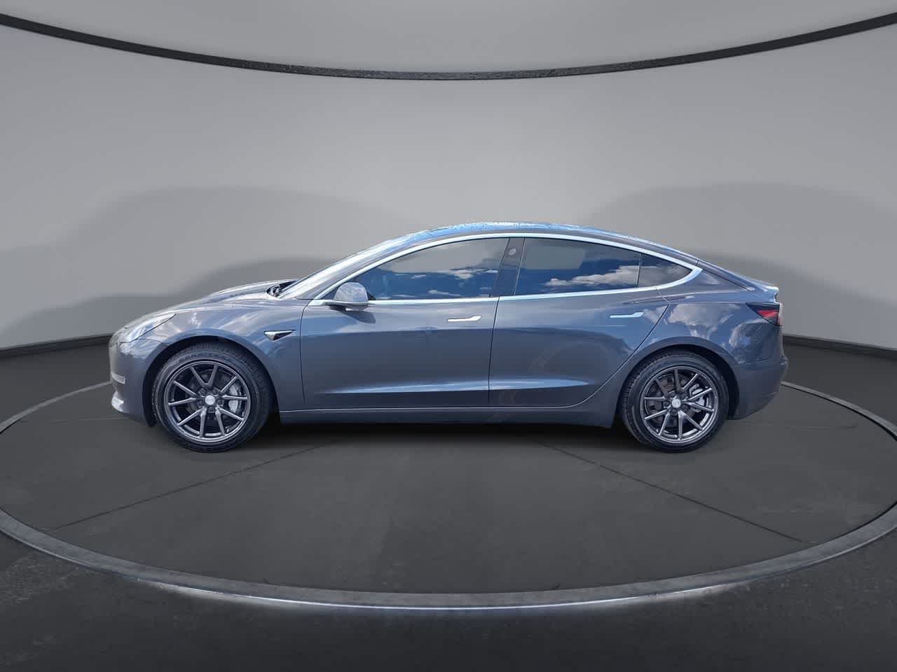 Thumbnail: 2019 Tesla Model 3 - 5