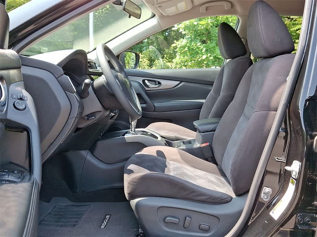Thumbnail: 2015 Nissan Rogue - 11