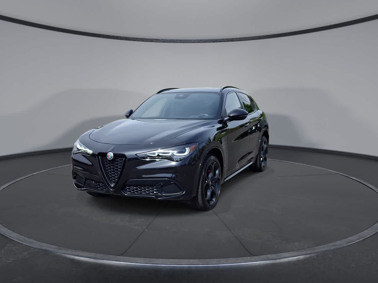 Thumbnail: 2024 Alfa Romeo Stelvio - 3