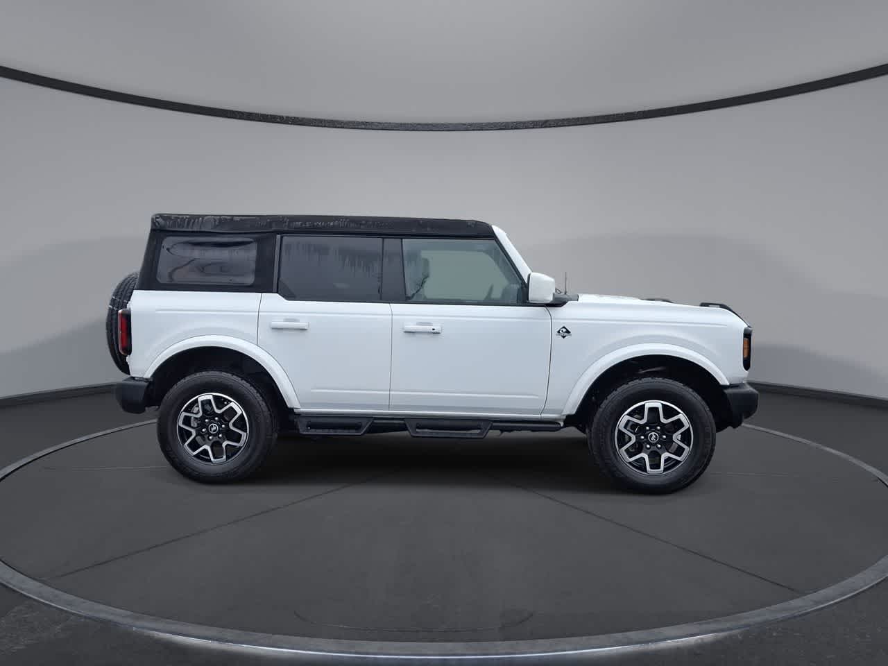 Thumbnail: 2024 Ford Bronco - 9