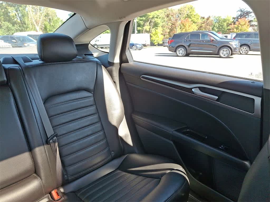 Thumbnail: 2015 Ford Fusion - 14