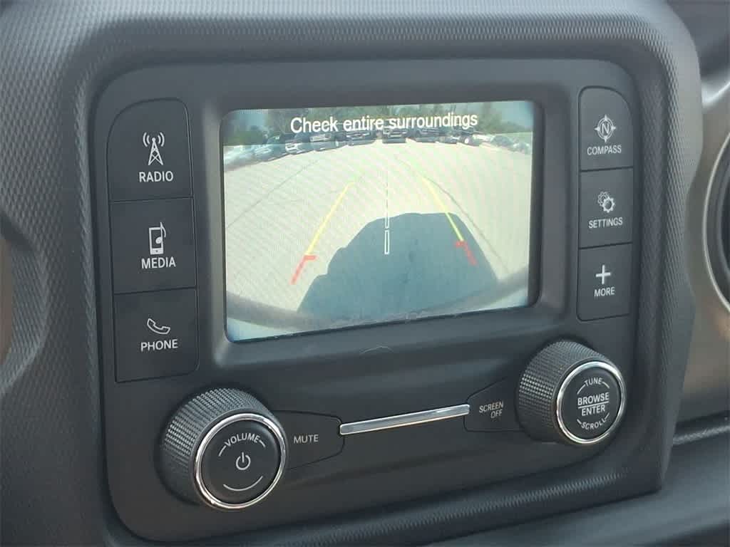 Thumbnail: 2019 Jeep Wrangler - 21