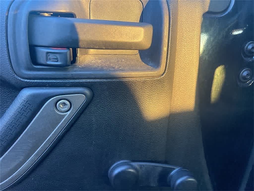 Thumbnail: 2012 Jeep Wrangler - 12