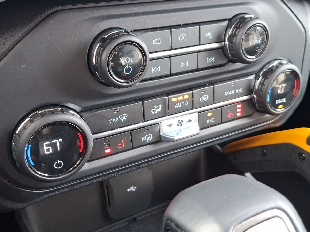 Thumbnail: 2023 Ford Bronco - 25