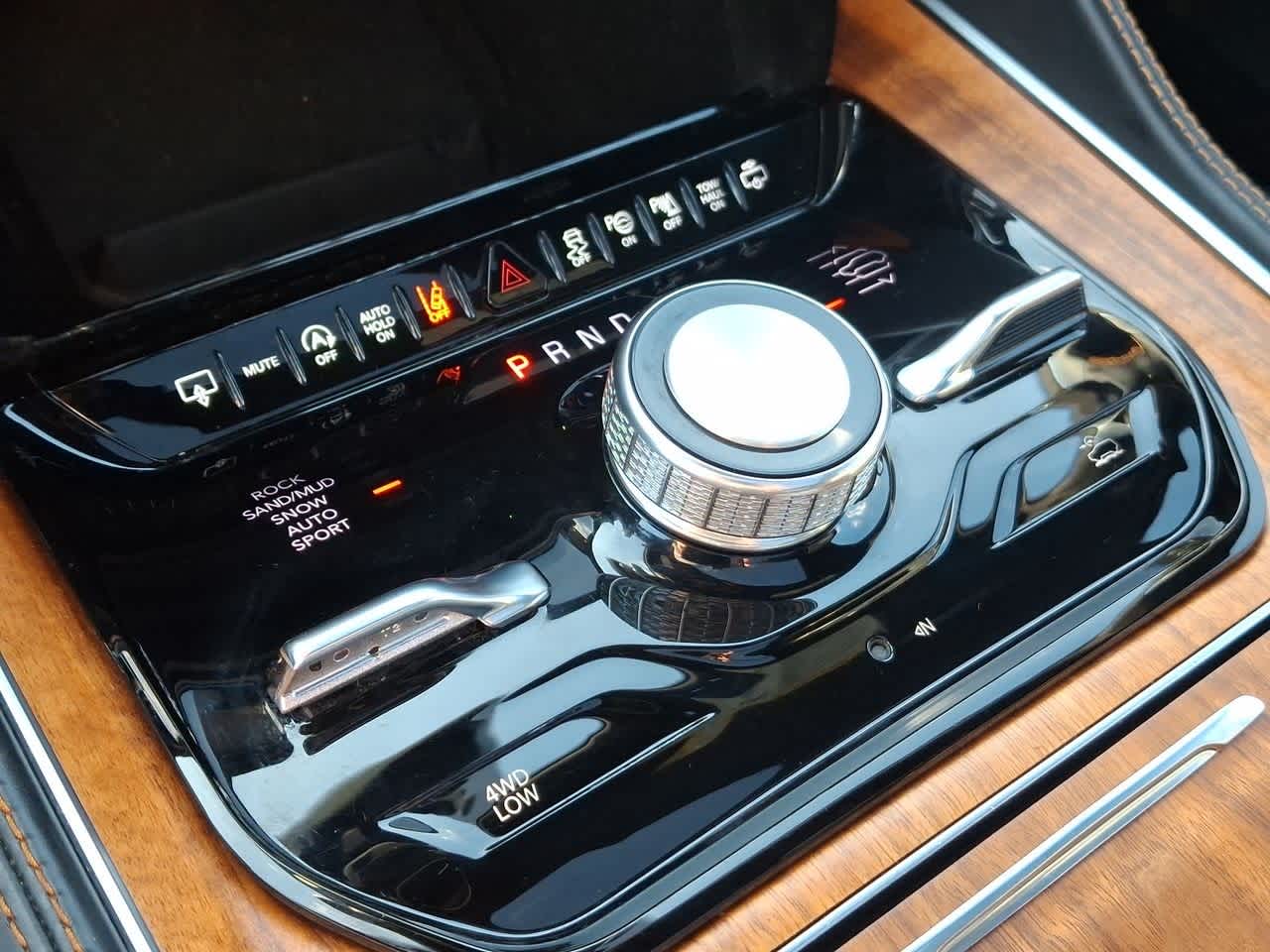 Thumbnail: 2024 Jeep Grand Wagoneer L - 18