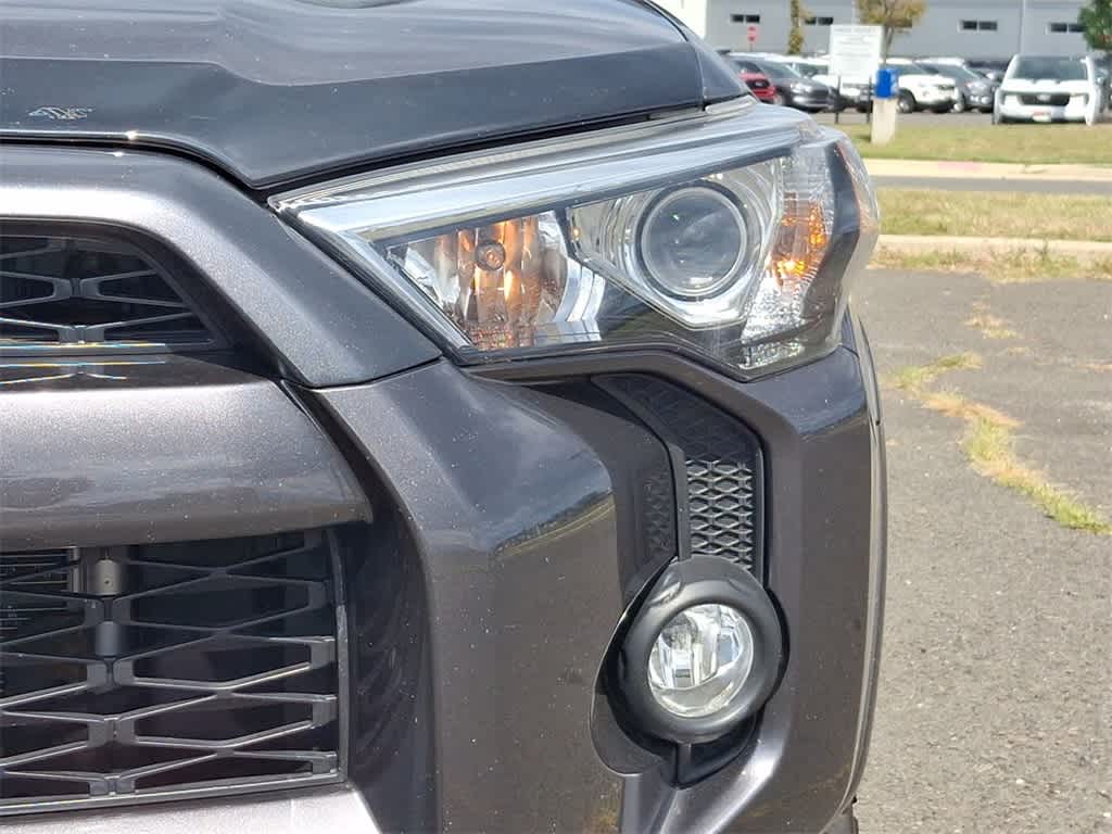 Thumbnail: 2019 Toyota 4Runner - 30