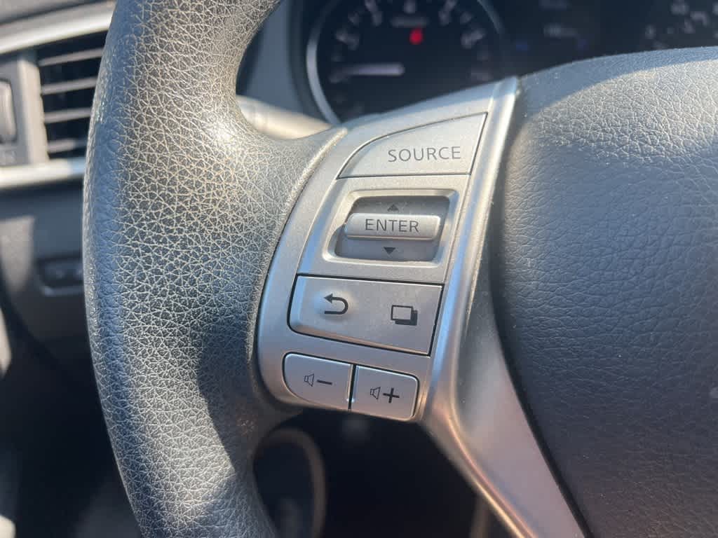 Thumbnail: 2016 Nissan Rogue - 16