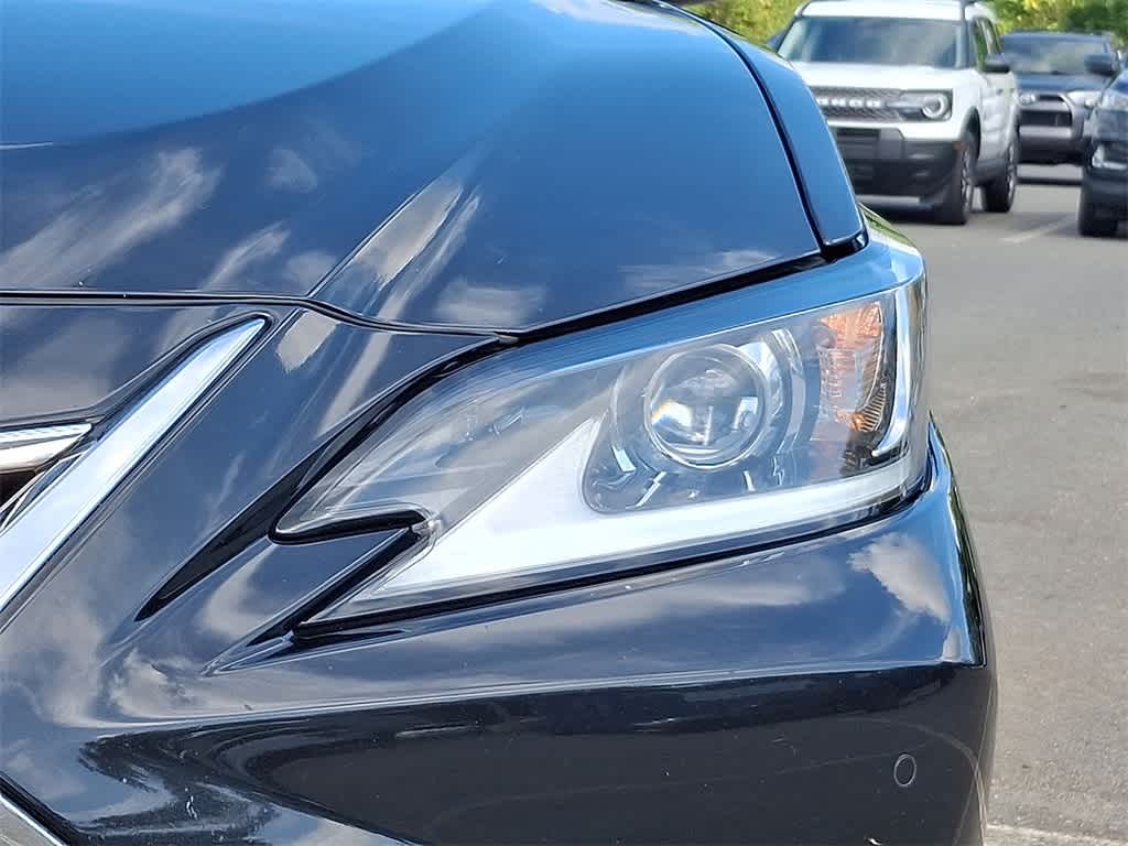 Thumbnail: 2019 Lexus ES - 30