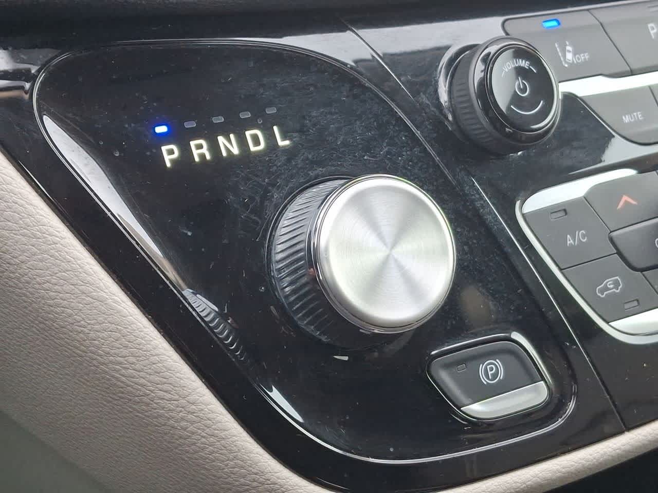 Thumbnail: 2024 Chrysler Pacifica - 18