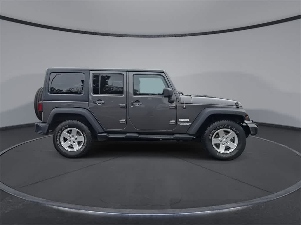 Thumbnail: 2014 Jeep Wrangler - 9