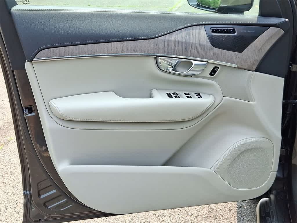 2022 Volvo XC90 T6 Inscription 10