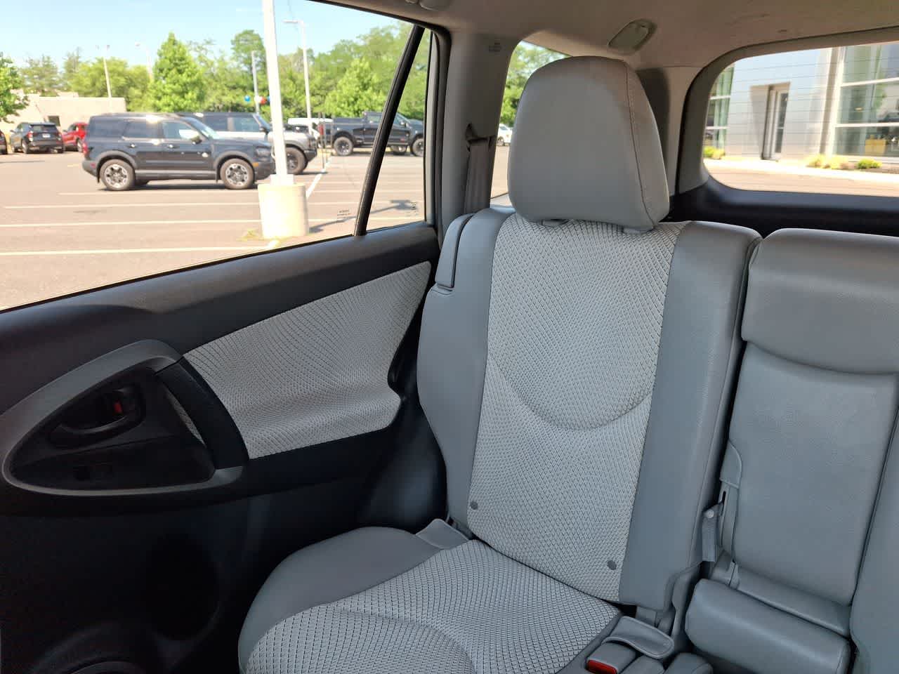 Thumbnail: 2012 Toyota RAV4 - 12