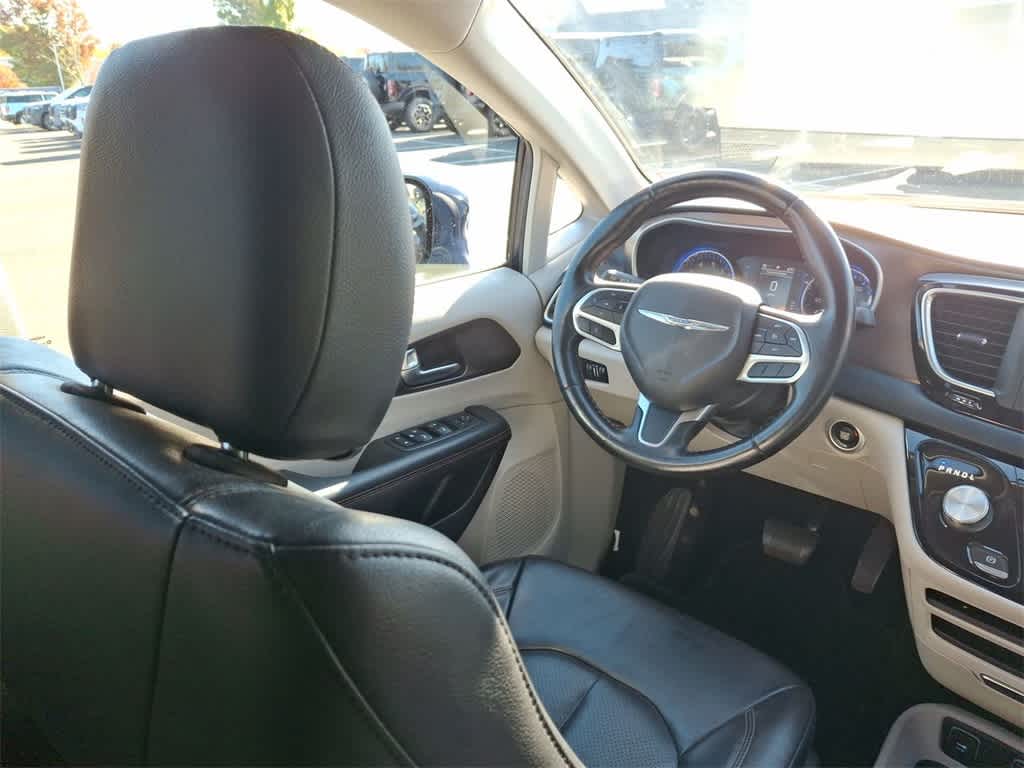 Thumbnail: 2019 Chrysler Pacifica - 15