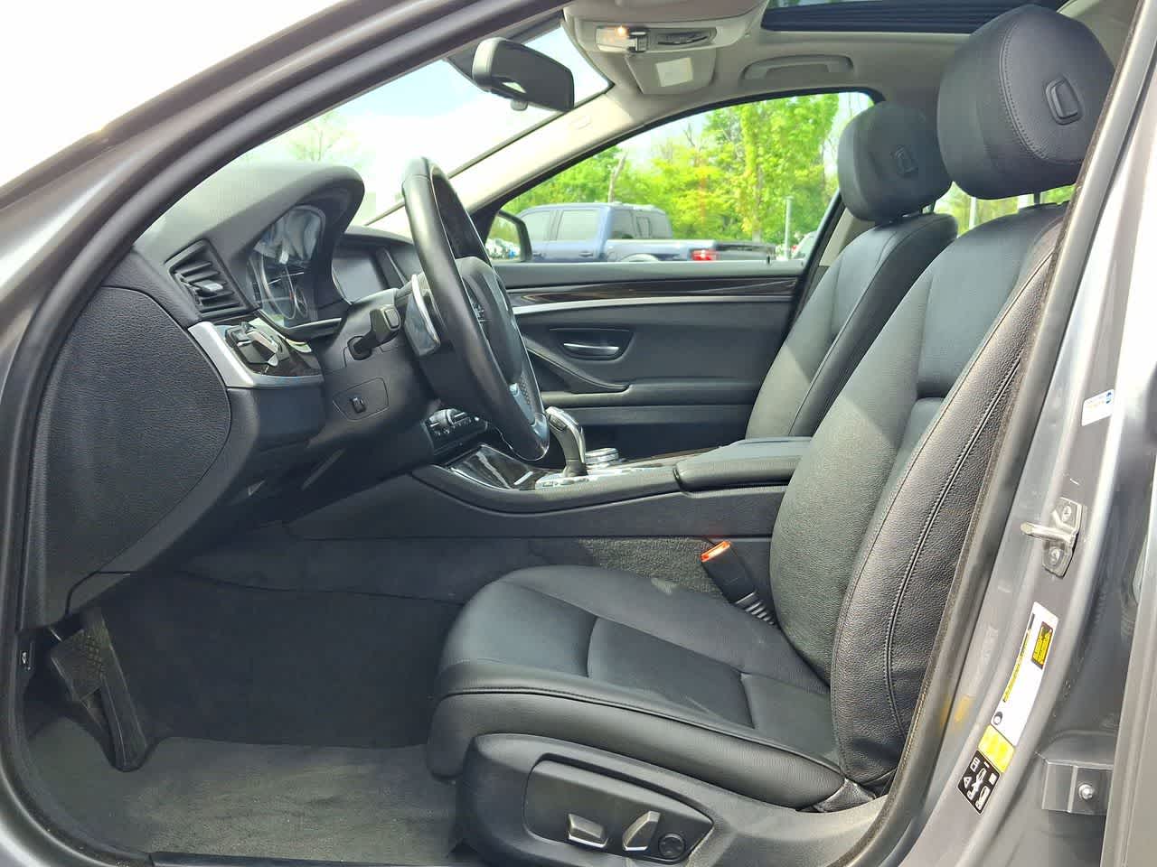 Thumbnail: 2016 BMW 5 Series - 17