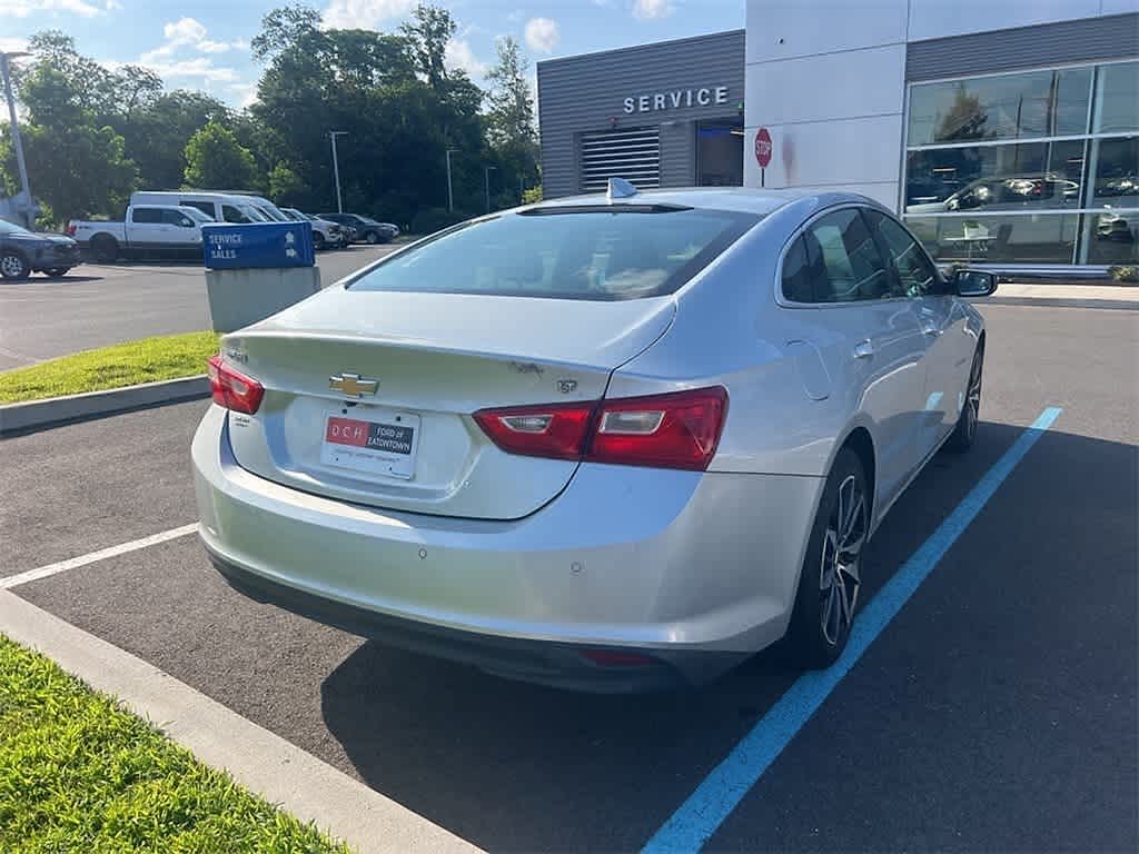 Thumbnail: 2017 Chevrolet Malibu - 6