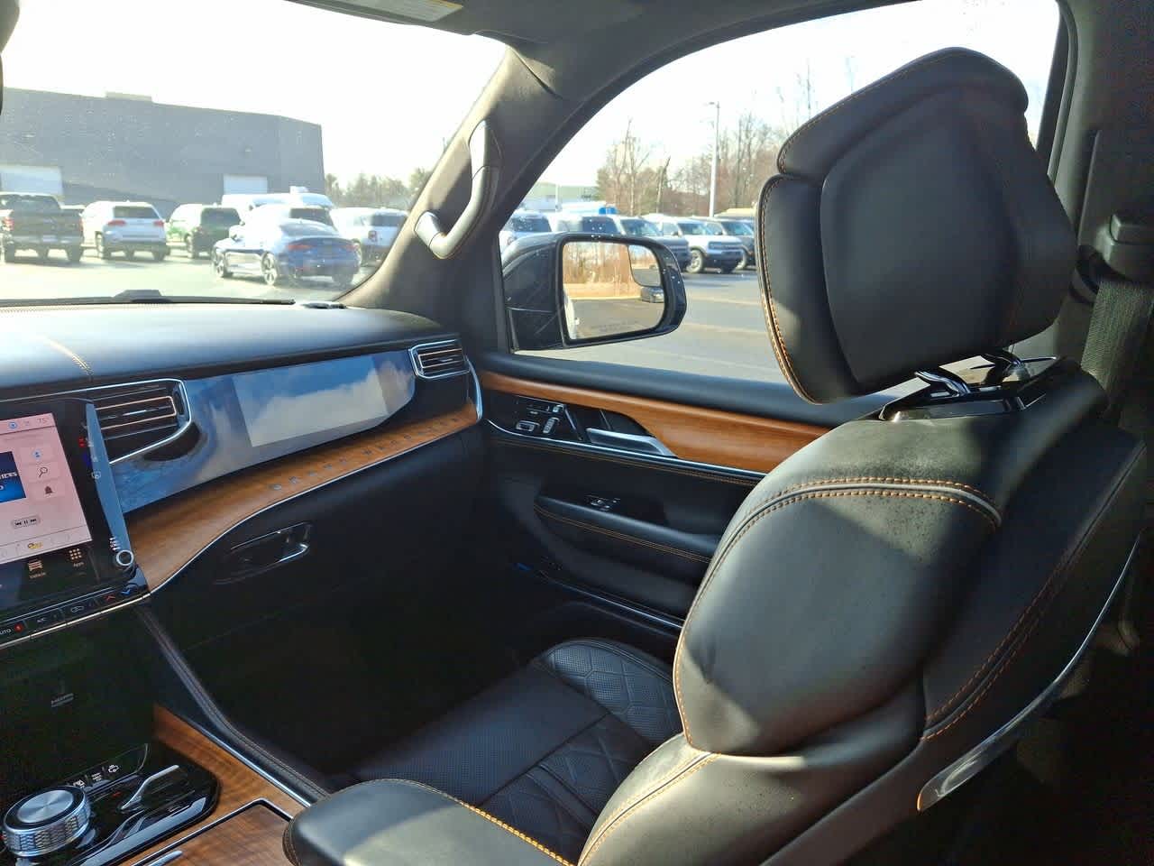 Thumbnail: 2024 Jeep Grand Wagoneer L - 11