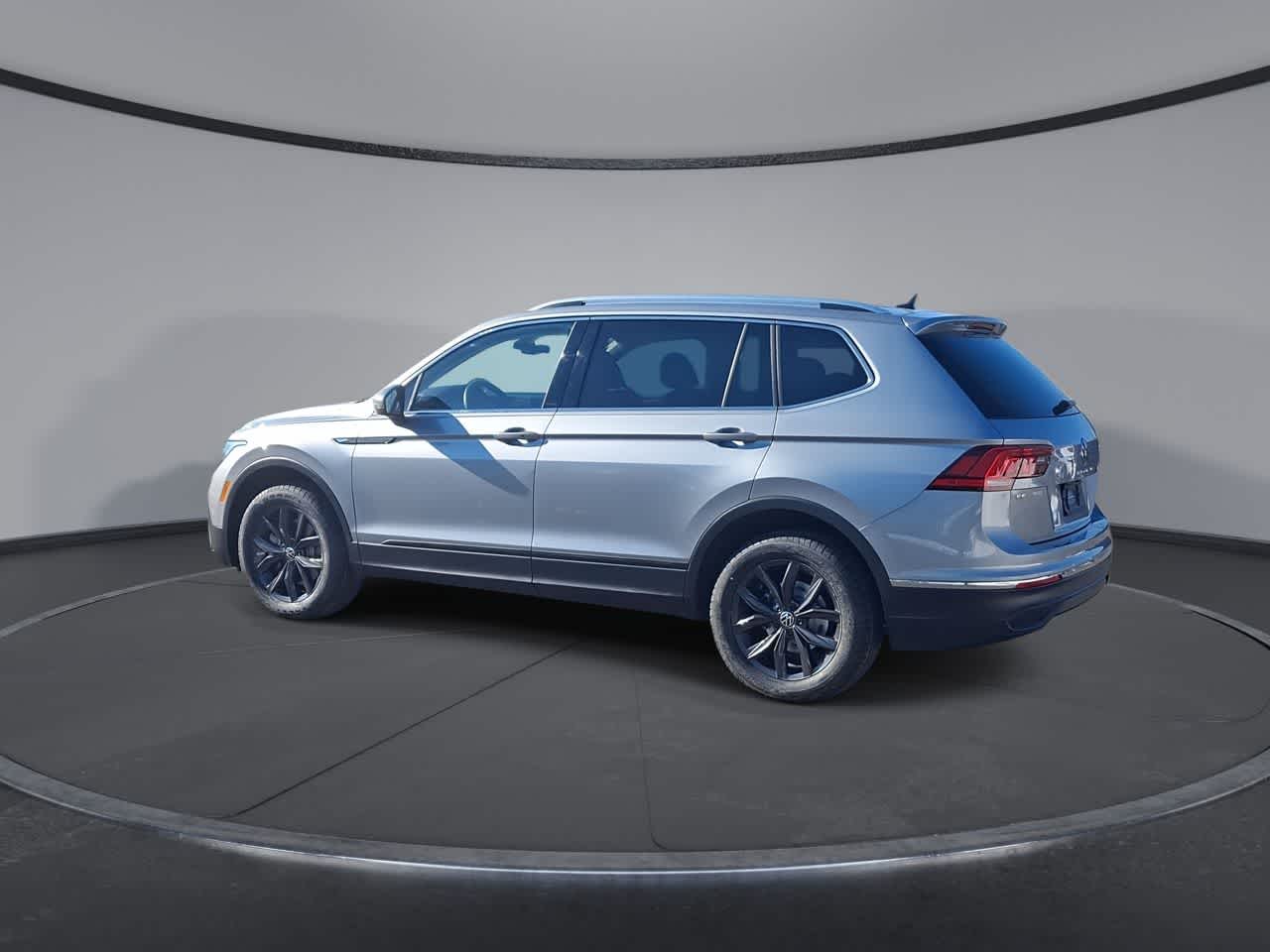 Thumbnail: 2024 Volkswagen Tiguan - 6
