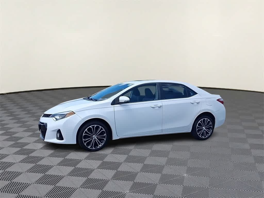 Thumbnail: 2015 Toyota Corolla - 4