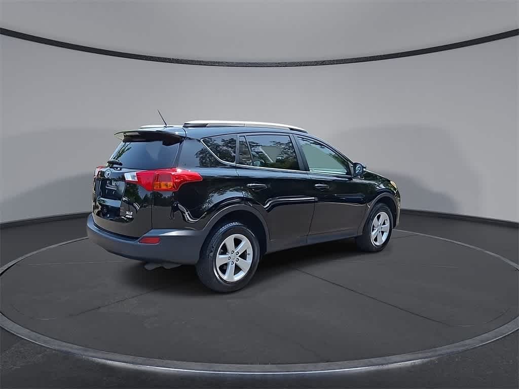 Thumbnail: 2014 Toyota RAV4 - 8