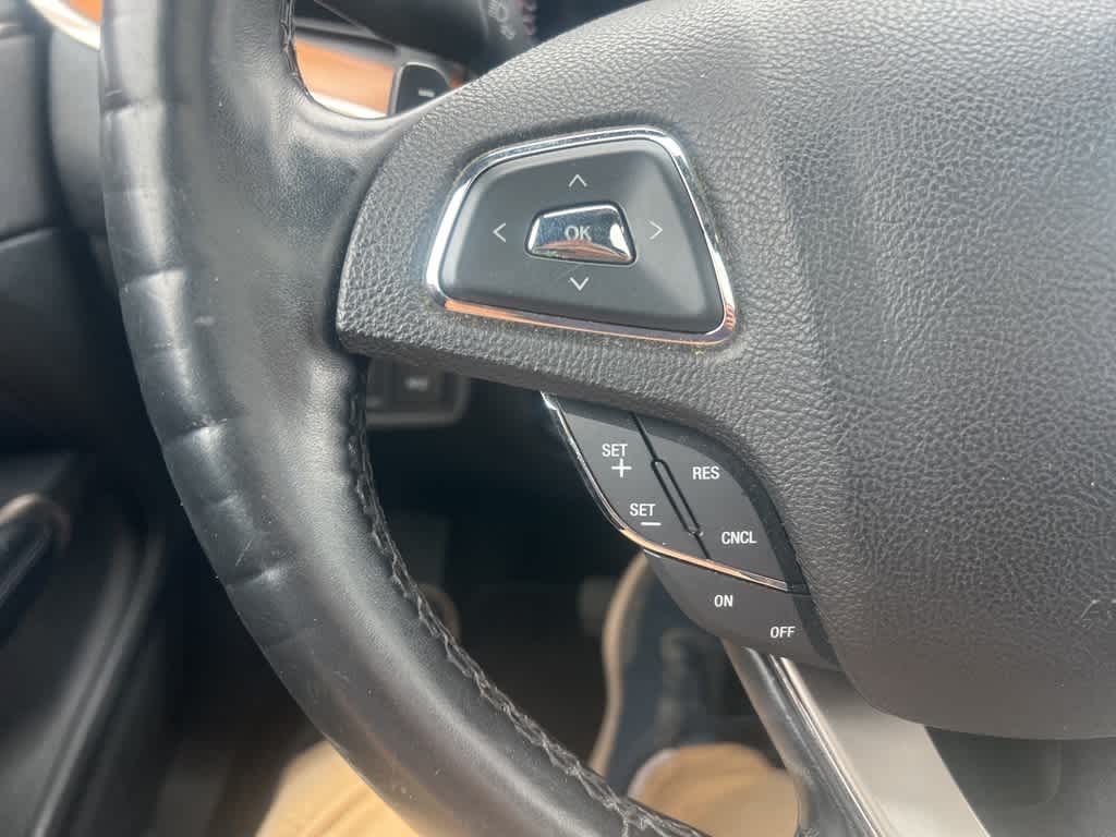 Thumbnail: 2016 Lincoln MKC - 17