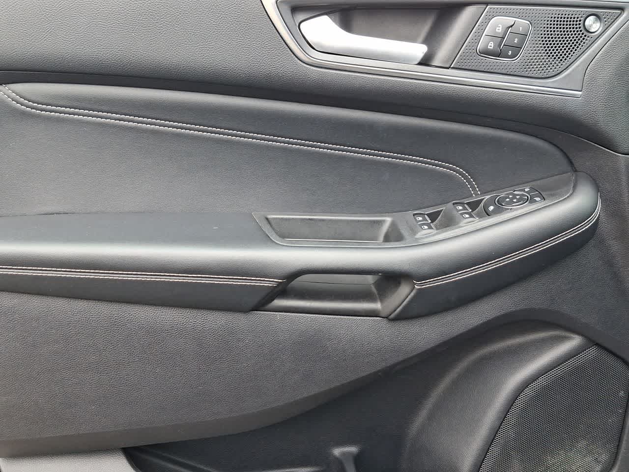 Thumbnail: 2021 Ford Edge - 16