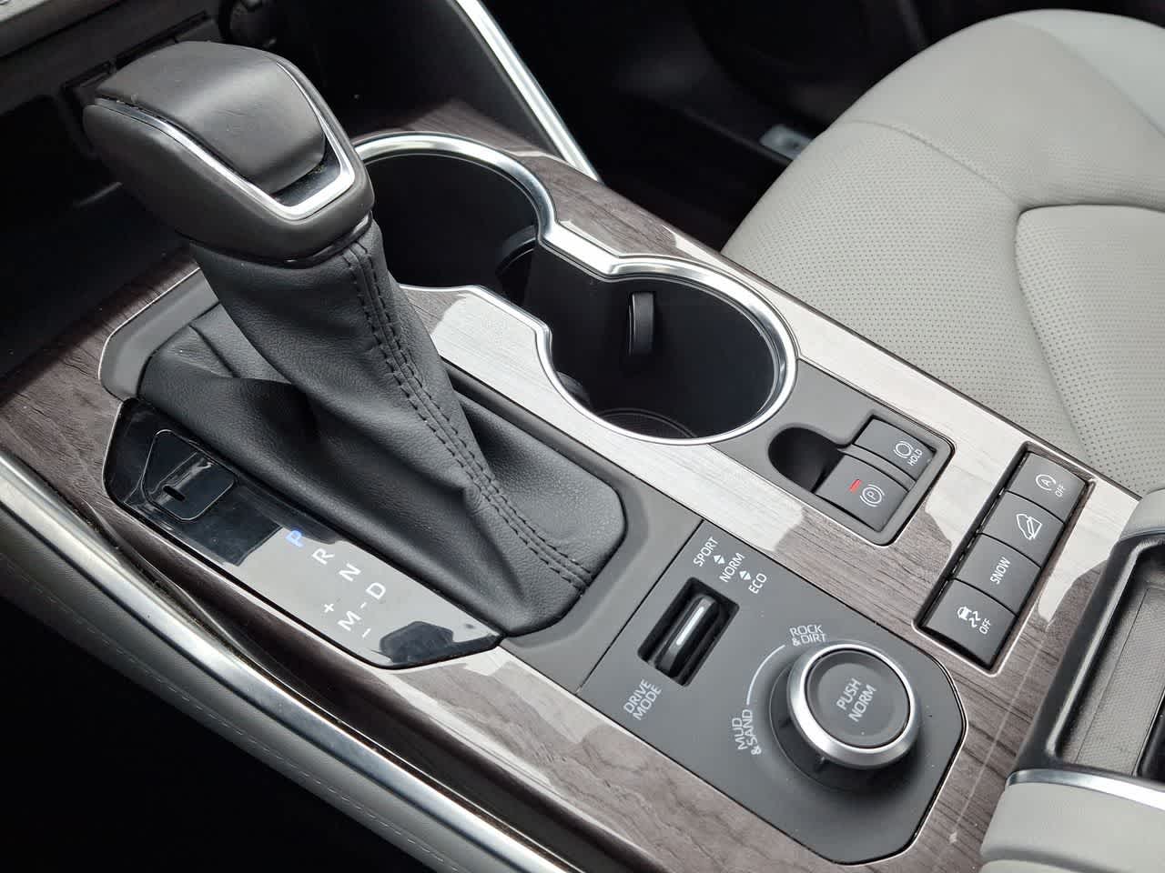 Thumbnail: 2021 Toyota Highlander - 18