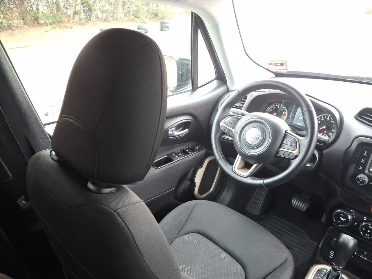 Thumbnail: 2017 Jeep Renegade - 15