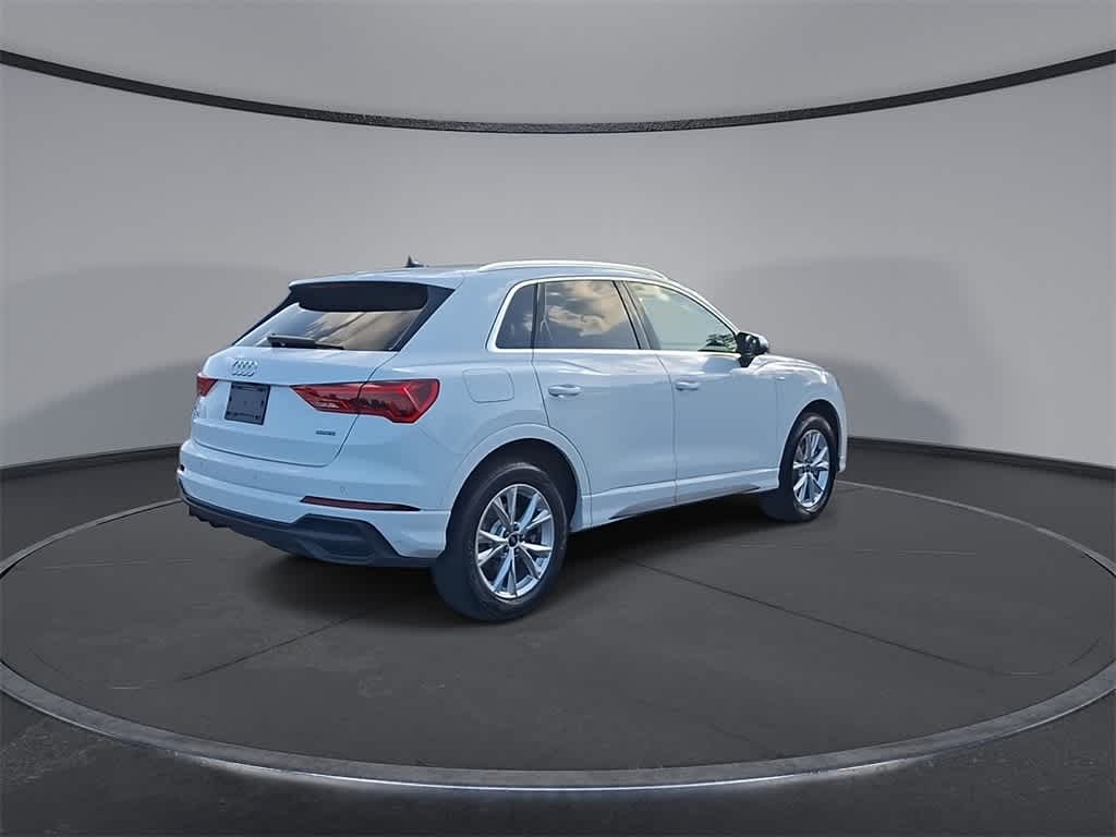 Thumbnail: 2024 Audi Q3 - 8