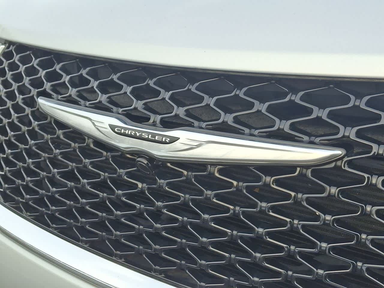 Thumbnail: 2023 Chrysler Pacifica - 28