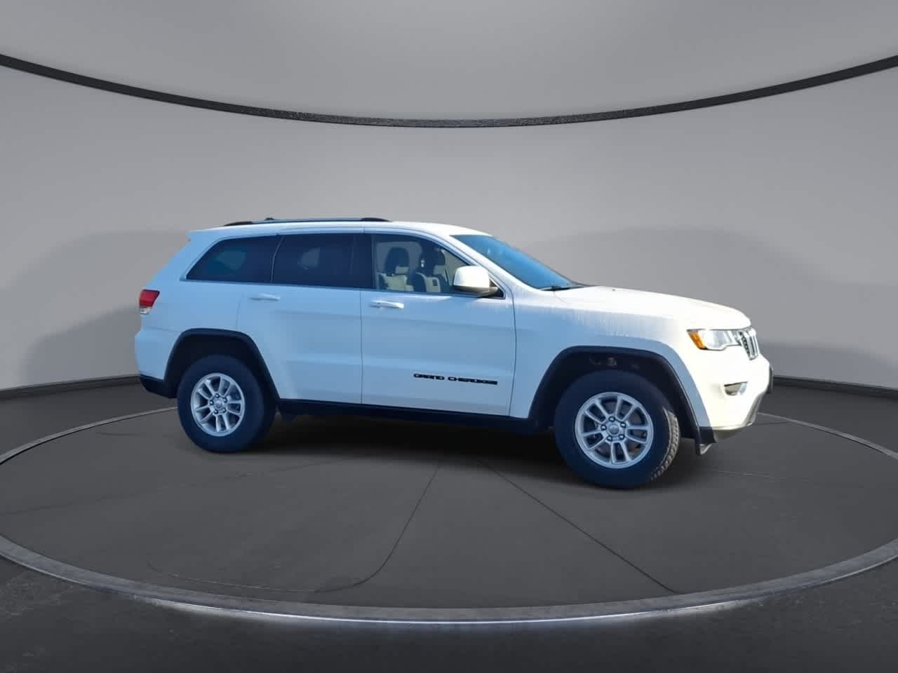 Thumbnail: 2019 Jeep Grand Cherokee - 9