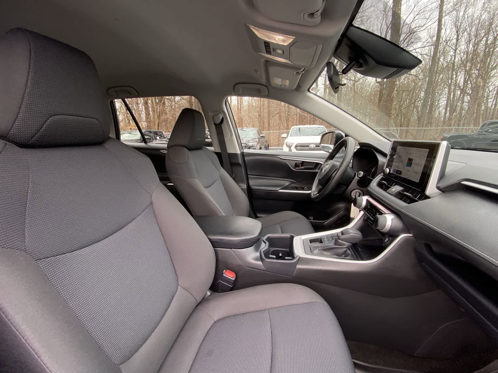 Thumbnail: 2025 Toyota RAV4 - 28