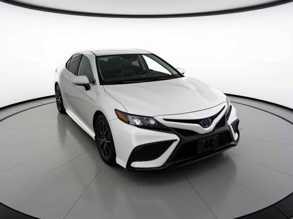 Used 2023 Toyota Camry SE Sedan