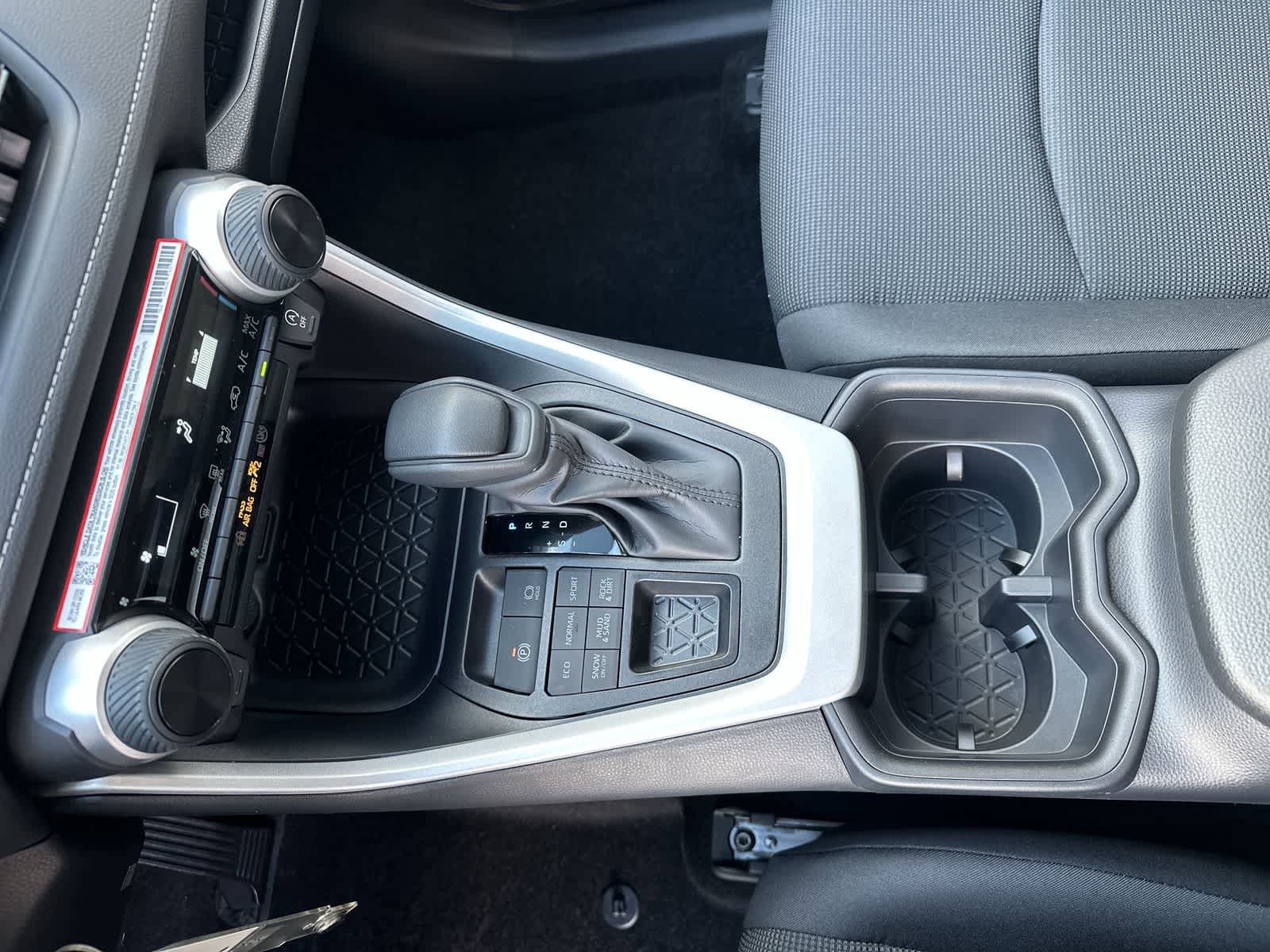 Thumbnail: 2025 Toyota RAV4 - 21