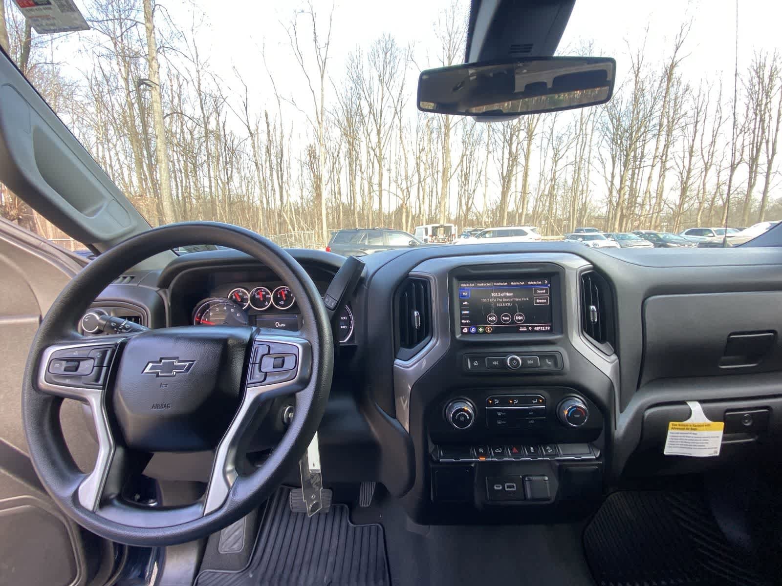 Thumbnail: 2022 Chevrolet Silverado 1500 - 21