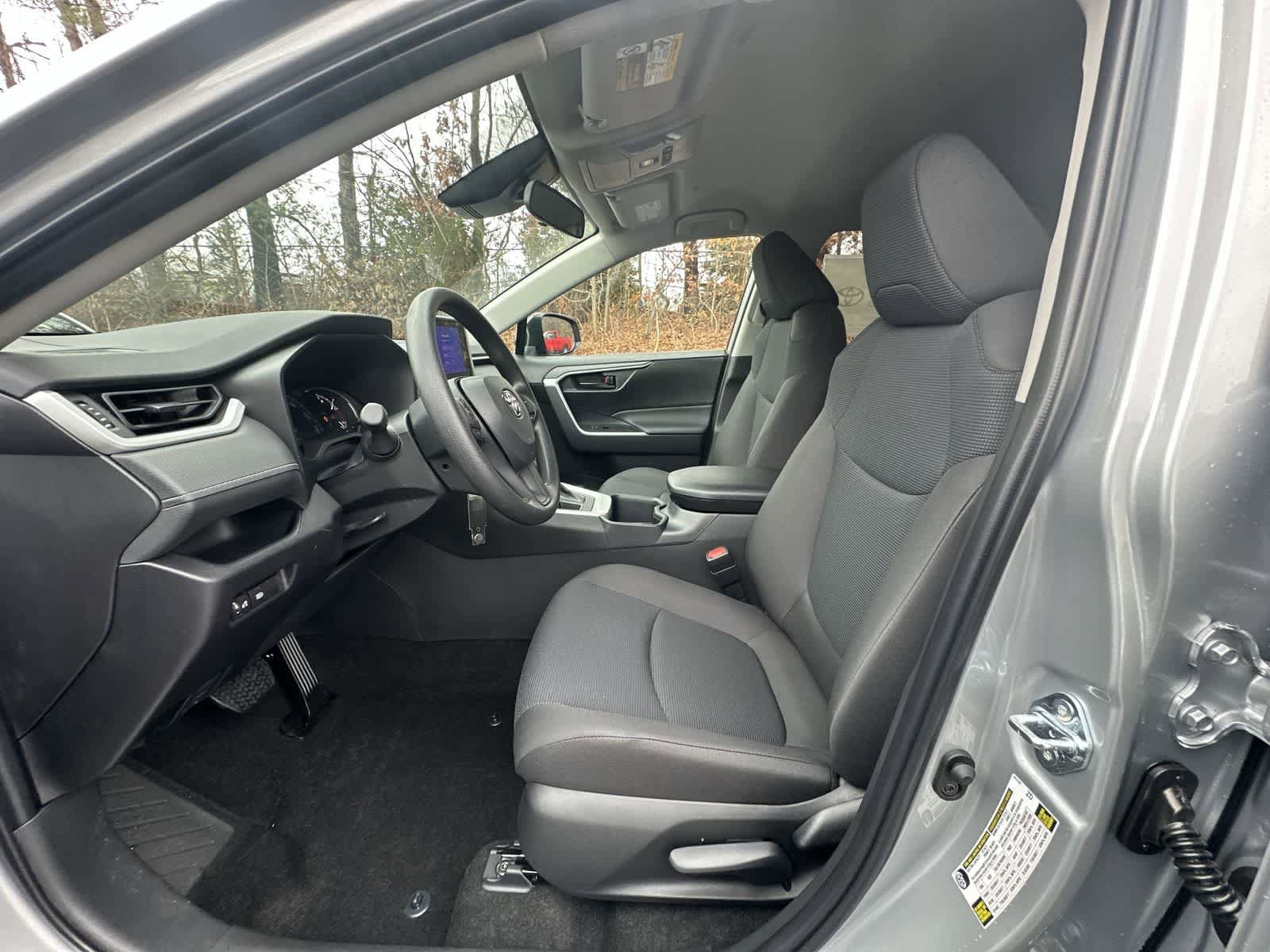 Thumbnail: 2025 Toyota RAV4 - 29