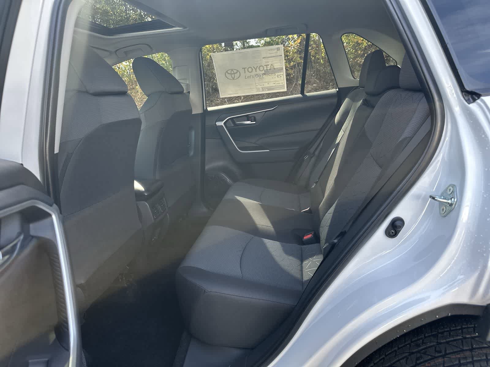 Thumbnail: 2025 Toyota RAV4 - 27