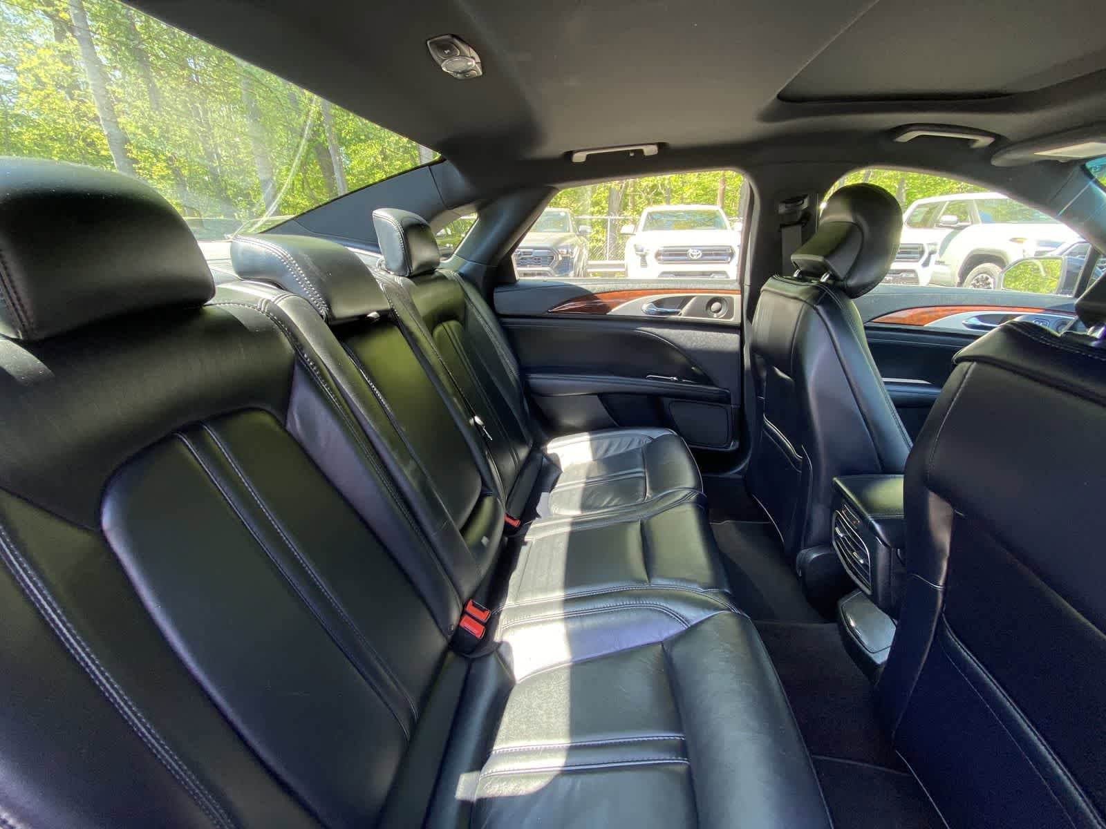 Thumbnail: 2019 Lincoln MKZ - 24