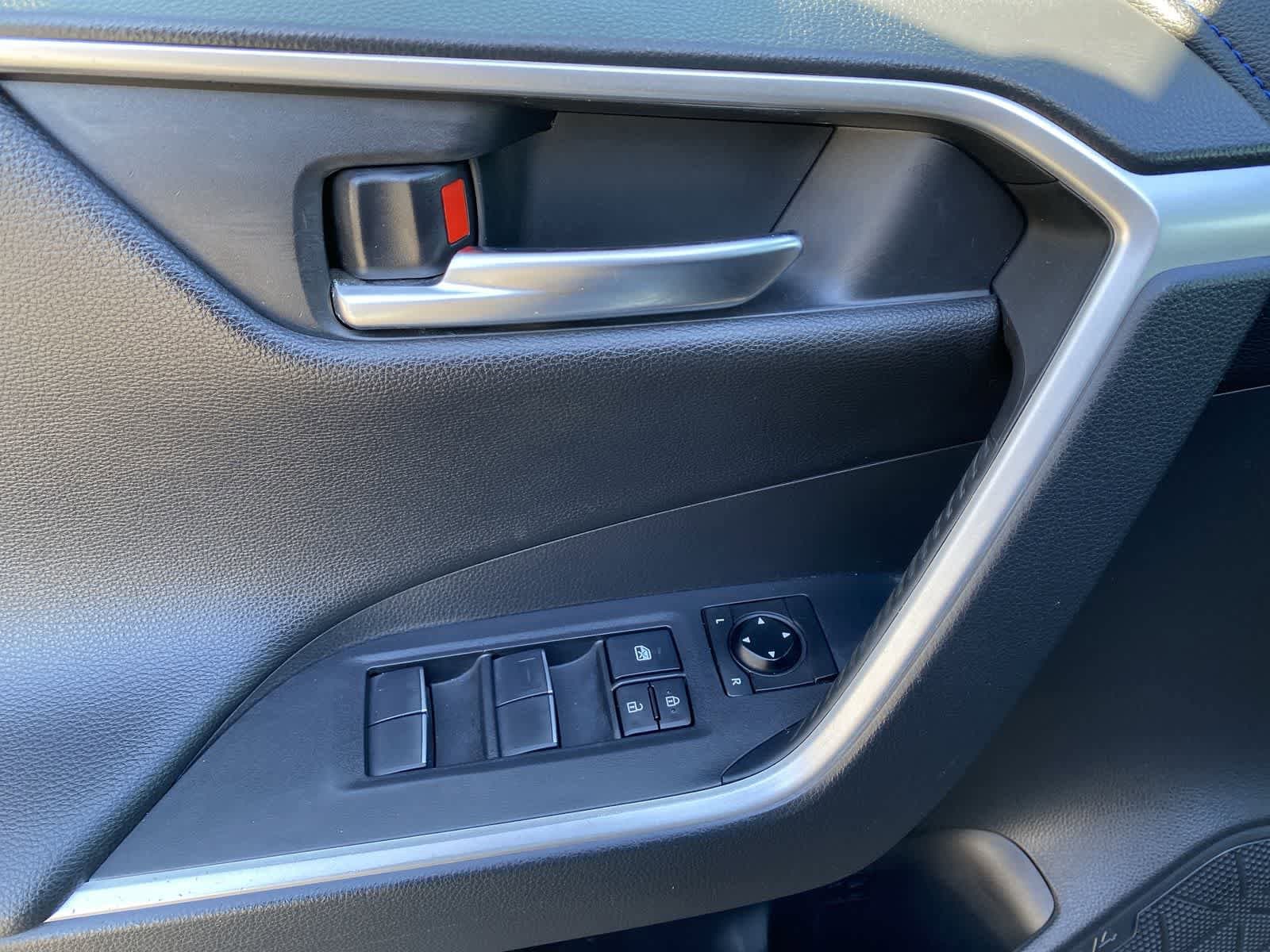 Thumbnail: 2019 Toyota RAV4 - 22