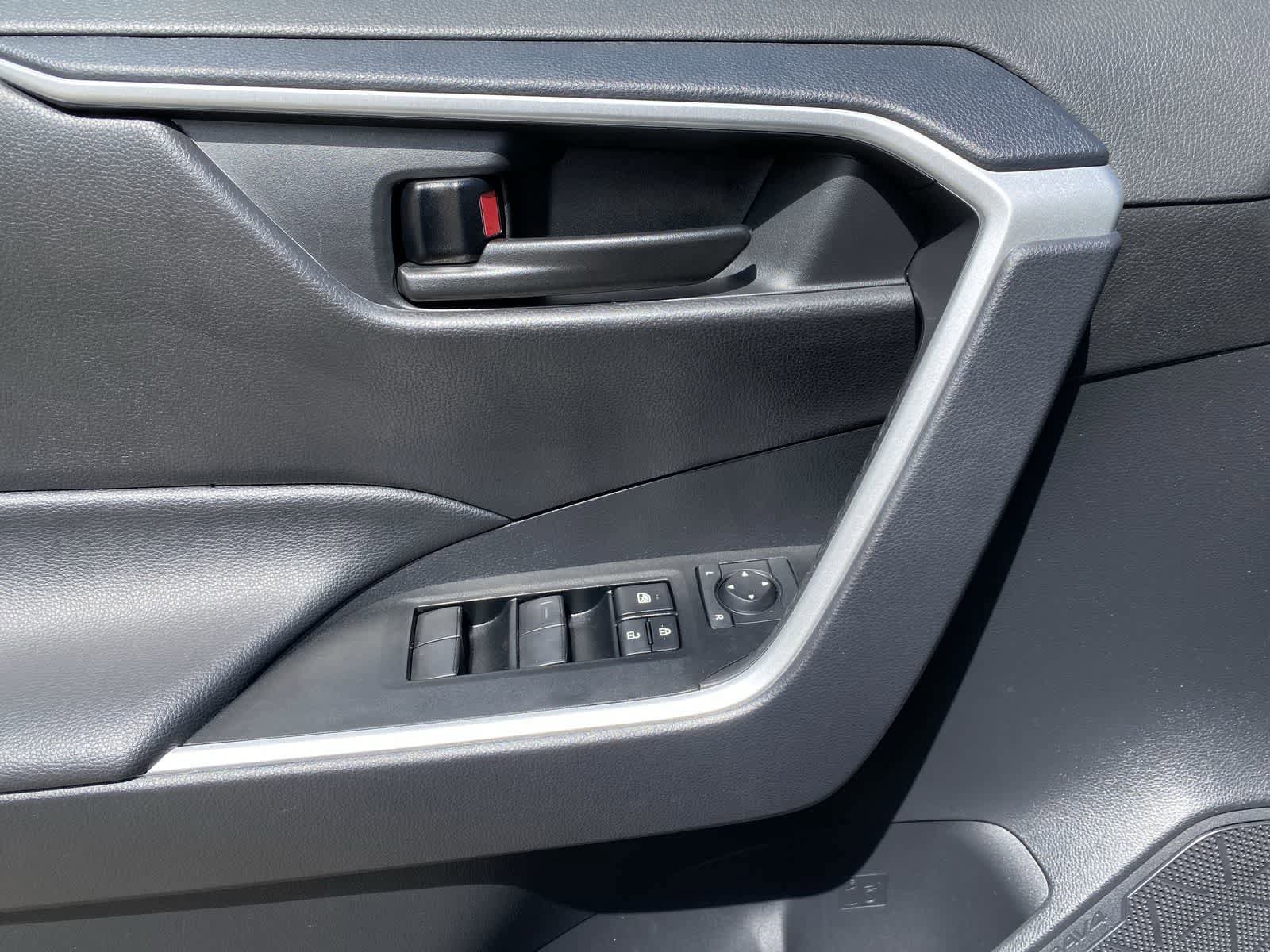 Thumbnail: 2025 Toyota RAV4 - 18