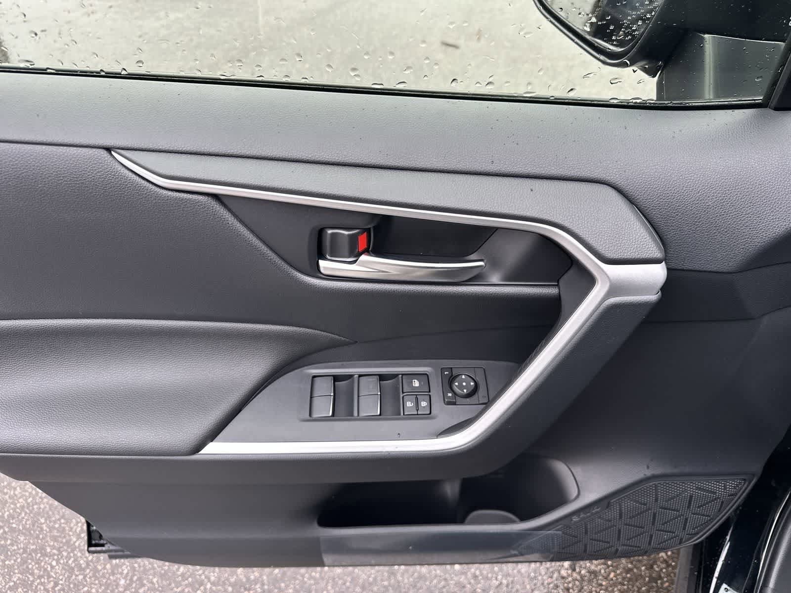 Thumbnail: 2025 Toyota RAV4 - 20