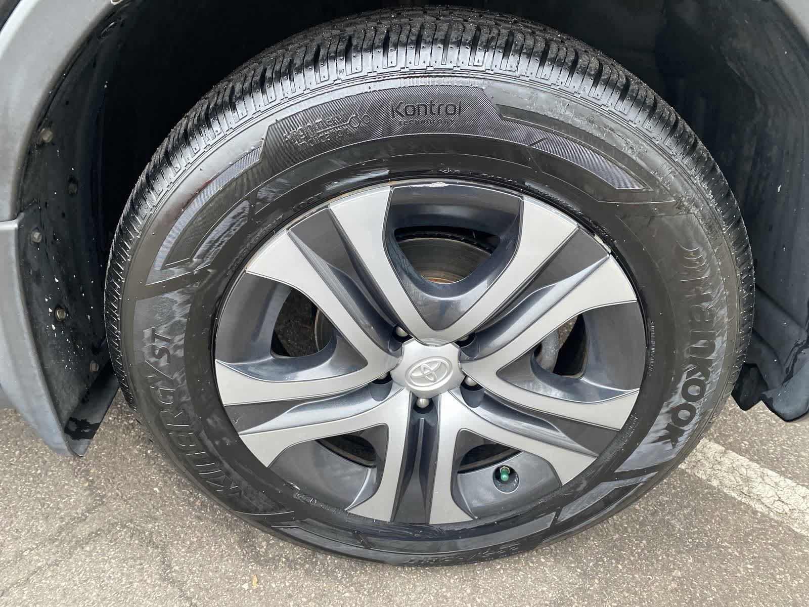 Thumbnail: 2018 Toyota RAV4 - 19