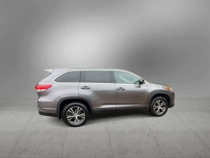 Used 2019 Toyota Highlander LE with VIN 5TDBZRFH6KS993259 for sale in Freehold, NJ